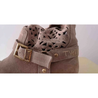 Pre-owned Twinset Beige Cloth Boots