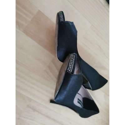 Pre-owned French Connection Cloth Heels In Black