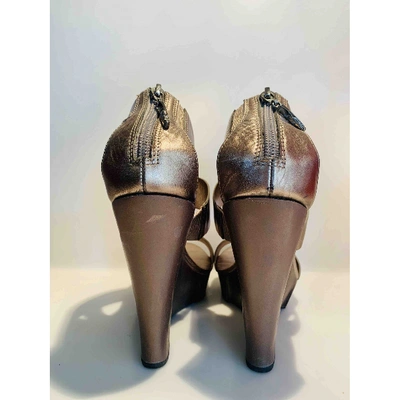 Pre-owned Diane Von Furstenberg Leather Heels In Metallic