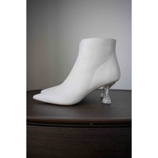 tony bianco white boots
