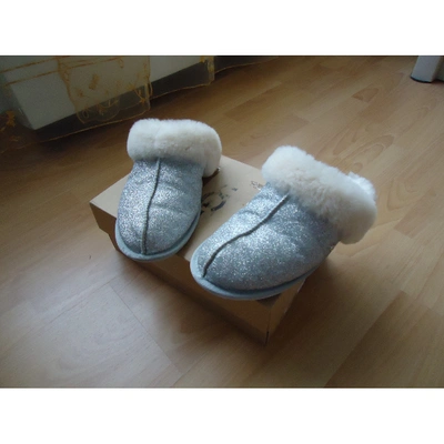 Pre-owned Ugg Grey Suede Sandals