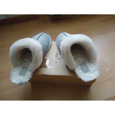 Pre-owned Ugg Grey Suede Sandals
