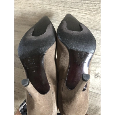 Pre-owned Loewe Heels In Brown