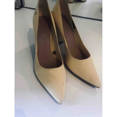 Pre-owned Tommy Hilfiger Cloth Heels In Yellow