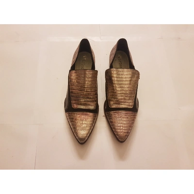 Pre-owned Alain Tondowski Leather Flats In Metallic