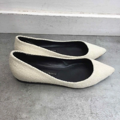 Pre-owned Theory Cloth Ballet Flats In Ecru