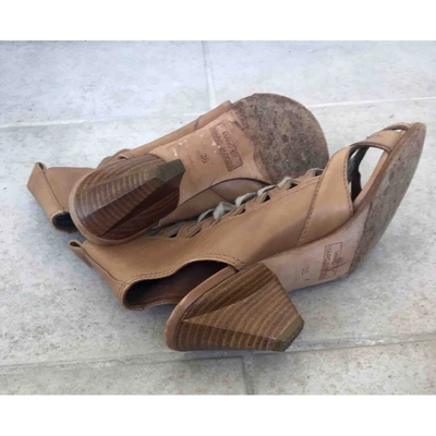 Pre-owned Marc By Marc Jacobs Leather Sandal In Camel