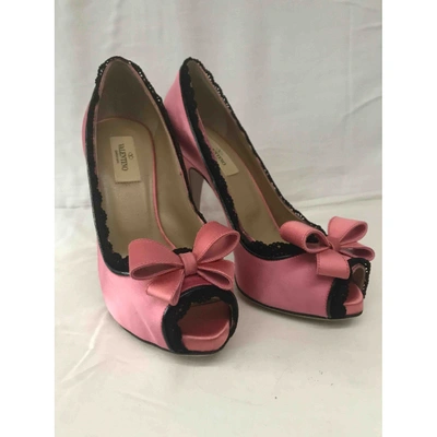 Pre-owned Valentino Garavani Cloth Heels In Pink