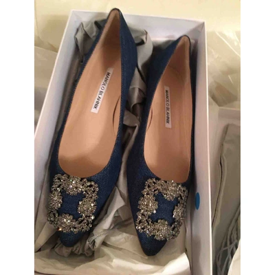 Pre-owned Manolo Blahnik Hangisi Blue Cloth Ballet Flats