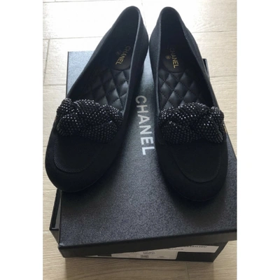 Pre-owned Chanel Cloth Flats In Black