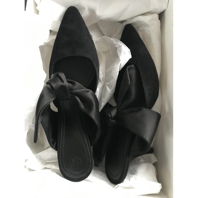 Pre-owned The Row Black Suede Sandals