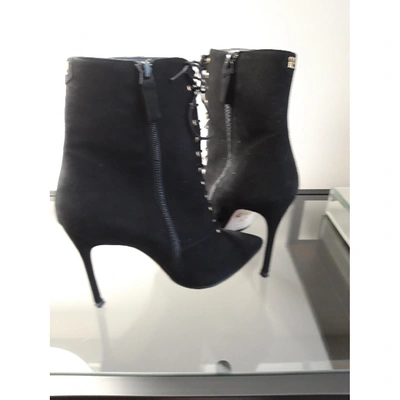 Pre-owned Carolina Herrera Lace Up Boots In Black