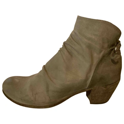 Pre-owned Officine Creative Leather Ankle Boots In Ecru
