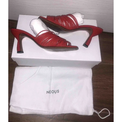 NEOUS Pre-owned Leather Mules In Red