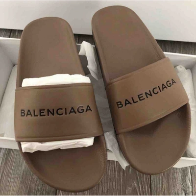 Pre-owned Balenciaga Camel Rubber Sandals