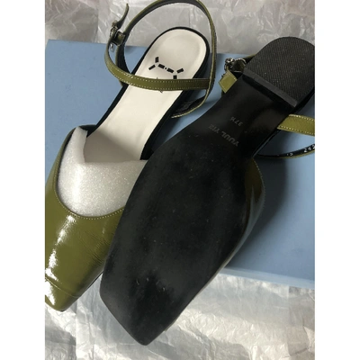 Pre-owned Yuul Yie Green Patent Leather Sandals