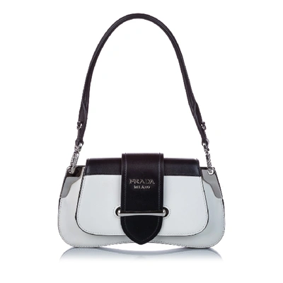 Pre-owned Prada Sidonie Leather Baguette In White