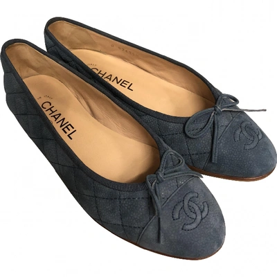 Pre-owned Chanel Anthracite Suede Ballet Flats