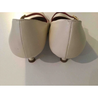 Pre-owned Loewe Ecru Leather Heels
