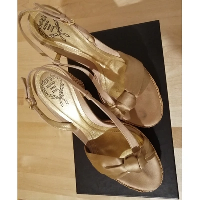 Pre-owned Rodo Cloth Sandals In Beige