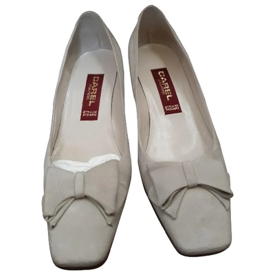 Pre-owned Carel Beige Suede Heels