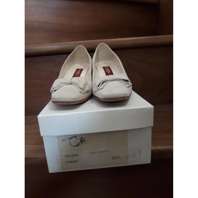 Pre-owned Carel Beige Suede Heels