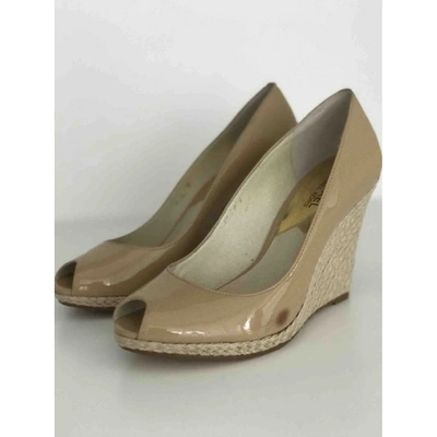 Pre-owned Michael Kors Patent Leather Heels In Beige