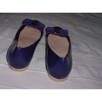 Pre-owned Ferragamo Vara Patent Leather Ballet Flats In Blue