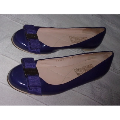 Pre-owned Ferragamo Vara Patent Leather Ballet Flats In Blue