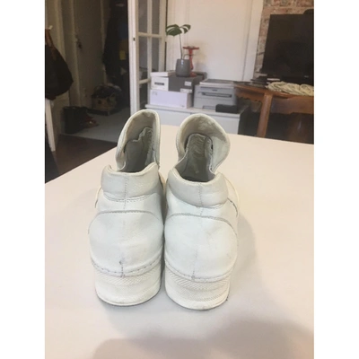 Pre-owned Cinzia Araia Leather Trainers In White