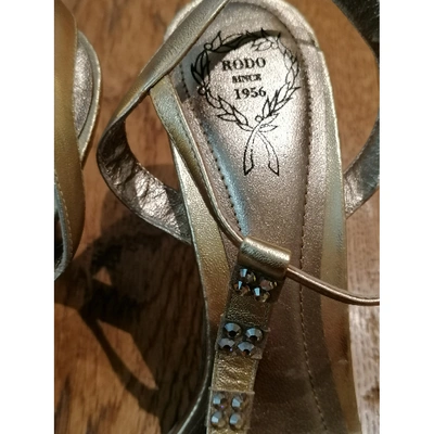 Pre-owned Rodo Leather Sandals In Gold