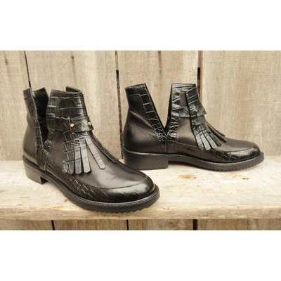 Pre-owned Aperlai Leather Ankle Boots In Black