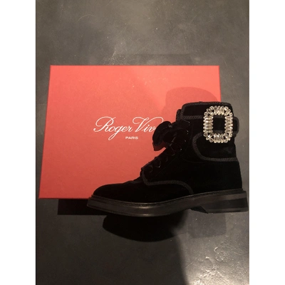 Pre-owned Roger Vivier Black Velvet Ankle Boots