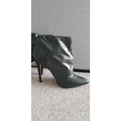 Pre-owned Alice And Olivia Leather Ankle Boots In Black