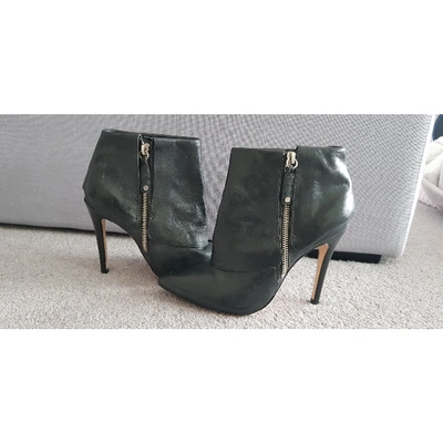Pre-owned Alice And Olivia Leather Ankle Boots In Black