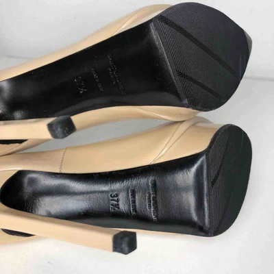 Pre-owned Saint Laurent Janis Patent Leather Heels In Beige
