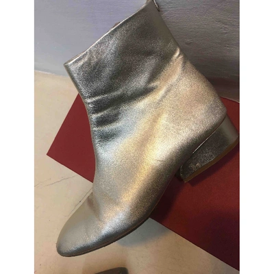 Pre-owned Ferragamo Leather Ankle Boots In Gold