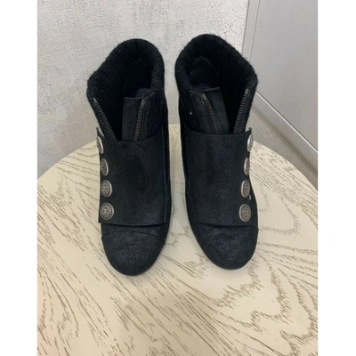 Pre-owned Chanel Grey Suede Ankle Boots