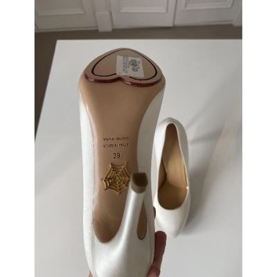 Pre-owned Charlotte Olympia Cloth Heels In White
