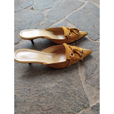 Pre-owned Casadei Yellow Suede Sandals