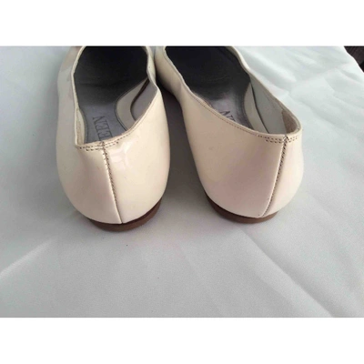 Pre-owned Alexander Mcqueen Leather Ballet Flats In White