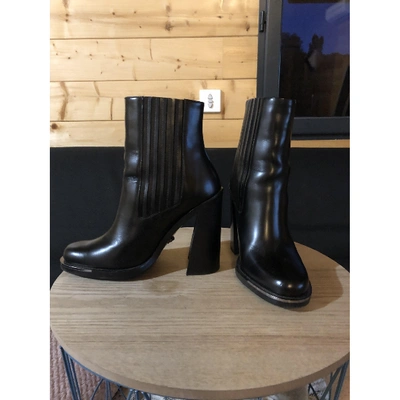 Pre-owned Versace Black Leather Ankle Boots