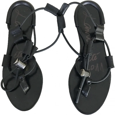 Pre-owned Lanvin Leather Flip Flops In Black