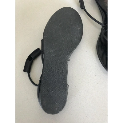 Pre-owned Lanvin Leather Flip Flops In Black