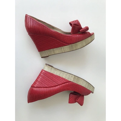 Pre-owned Valentino Garavani Leather Heels In Red