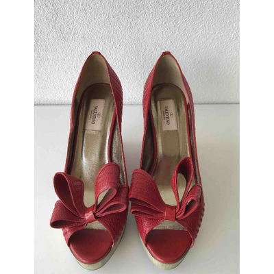 Pre-owned Valentino Garavani Leather Heels In Red