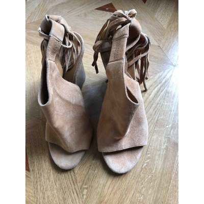 Pre-owned Chloé Sandals In Camel