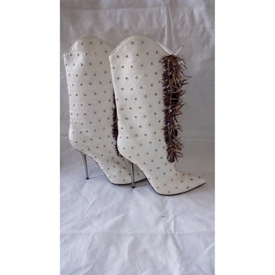 Pre-owned Versace Leather Boots In White