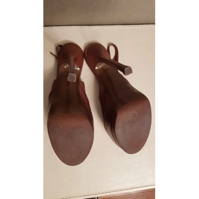 Pre-owned Saint Laurent Trib Too Leather Heels In Brown