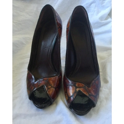 Pre-owned Alexander Mcqueen Patent Leather Heels In Brown